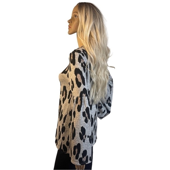 Casual Collection by F & F Gray and Black Animal Print Dolman Sleeve Sweater - Picture 4 of 9